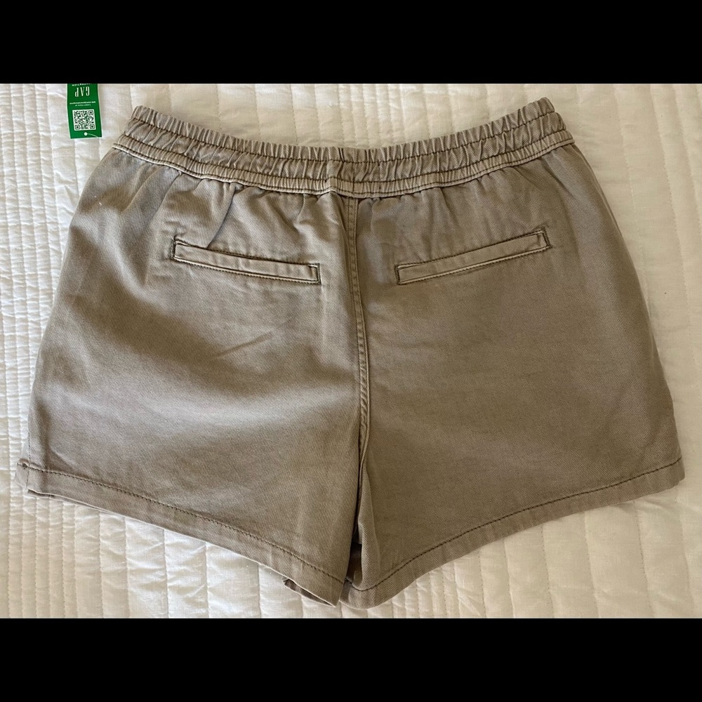 Women’s Gap Shorts
